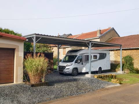 Abri pour camping car